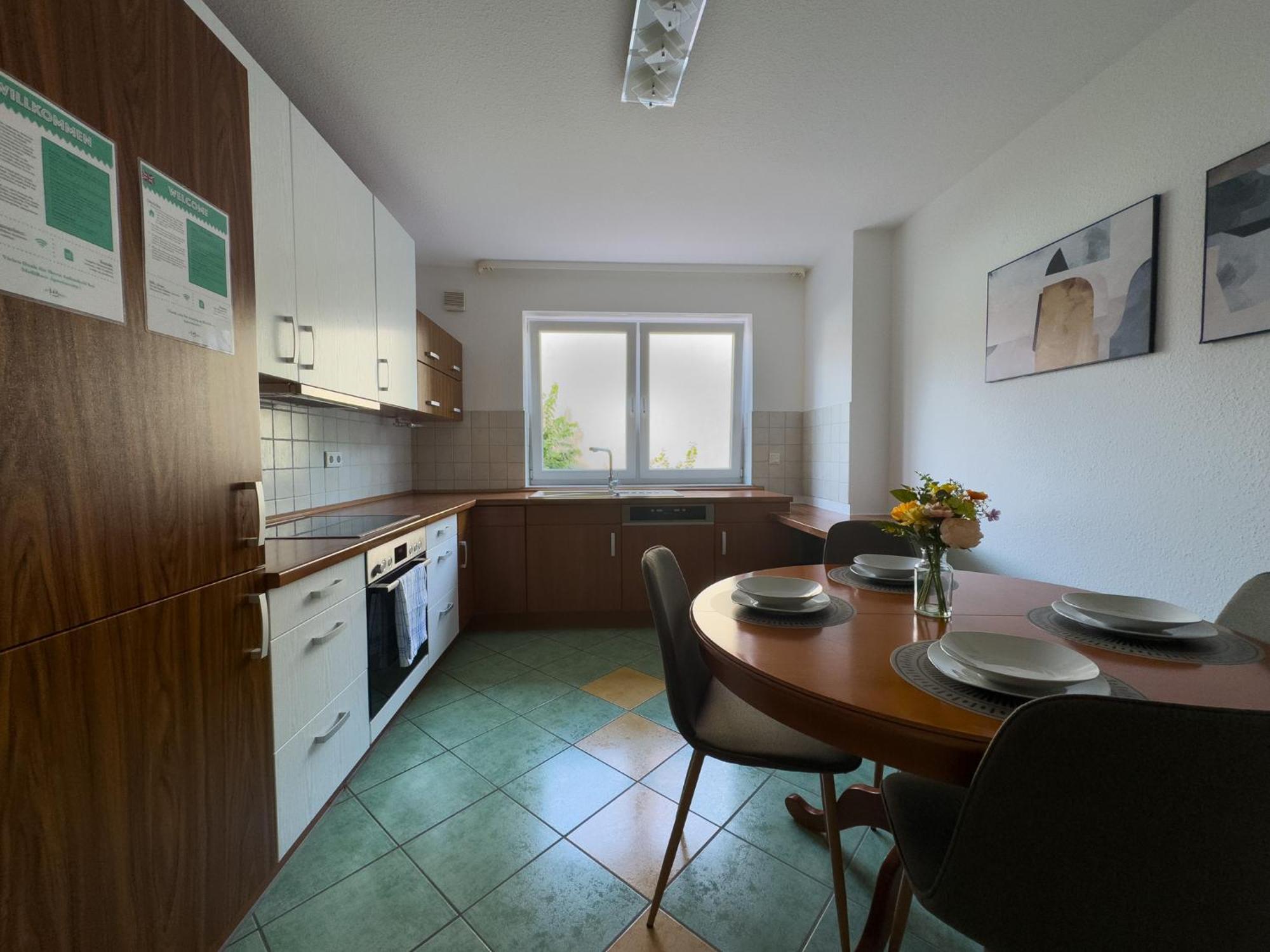 110Qm - 4 Zimmer - Privat Parkplatz - Zentral - Balkon - Mallibase Apartments Kassel Eksteriør bilde